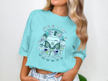 Feelin' Groovy Graphic Design Shirt for Casual Wear