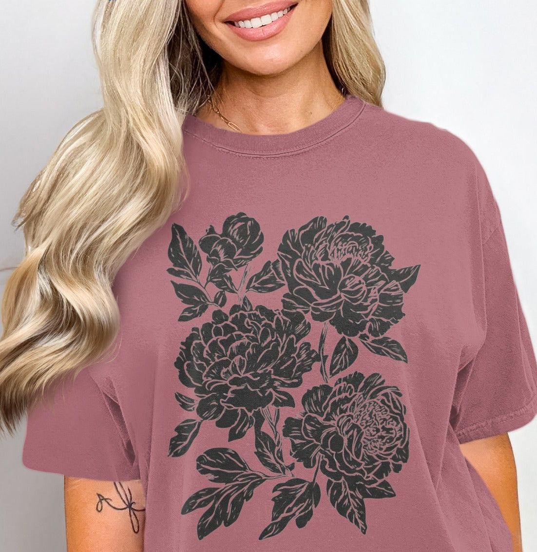 Floral Graphic Tee with Bold Flower Design